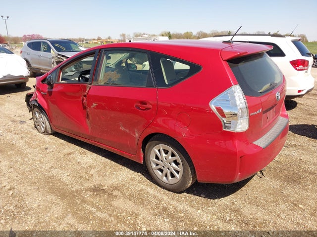 Toyota Prius V Three 2014 JTDZN3EU1E3319290 Image 3