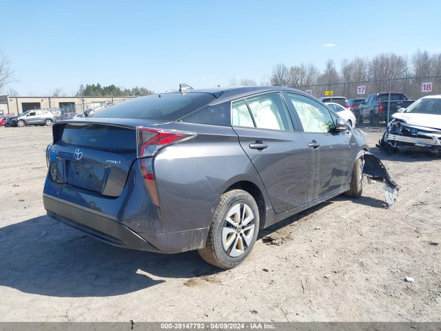Toyota Prius Three 2018 JTDKARFU0J3553204 Image 4