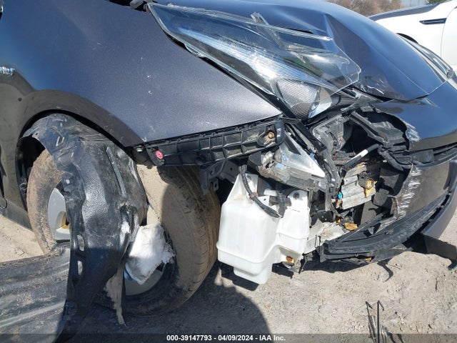 Toyota Prius Three 2018 JTDKARFU0J3553204 Image 6