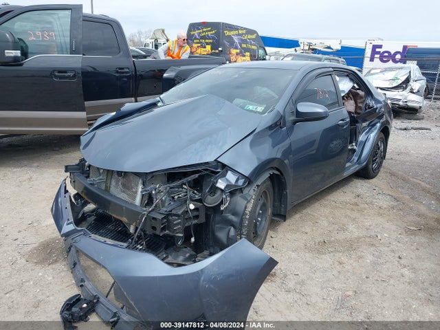 Toyota COROLLA LE 2018 2T1BURHE3JC054398 Image 2