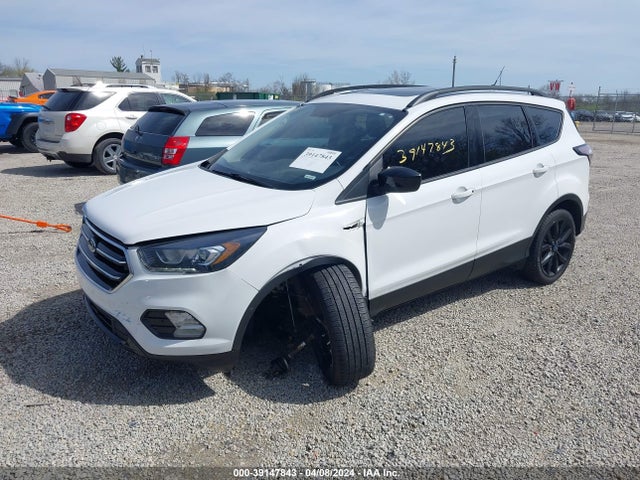 Ford ESCAPE SE 2018 1FMCU9GD7JUC56902 Image 2