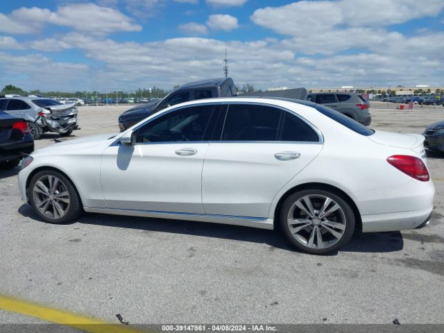 55SWF4JBXFU069352 Mercedes-Benz C 300 Luxury/sport