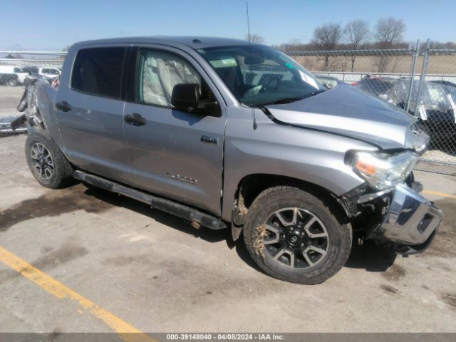 5TFDW5F19EX395307 Toyota Tundra Sr5 5.7l V8