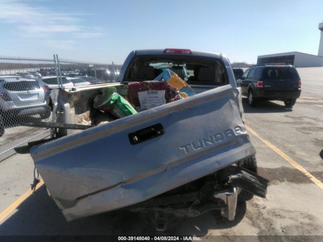 5TFDW5F19EX395307 Toyota Tundra Sr5 5.7l V8