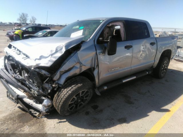 5TFDW5F19EX395307 Toyota Tundra Sr5 5.7l V8