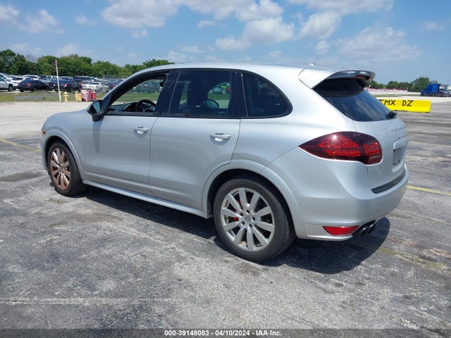 2013 PORSCHE CAYENNE WP1AD2A22DLA74429 Photo 2