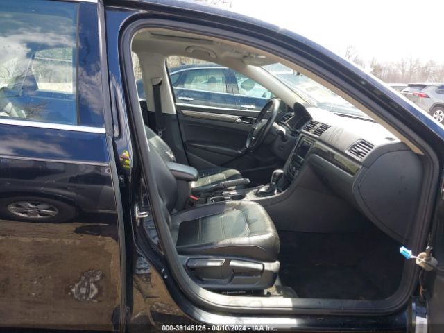 1VWBA7A35JC033483 Volkswagen Passat 2.0t Se