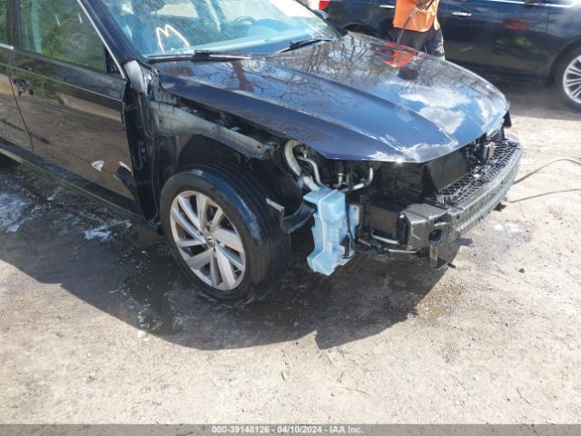1VWBA7A35JC033483 Volkswagen Passat 2.0t Se