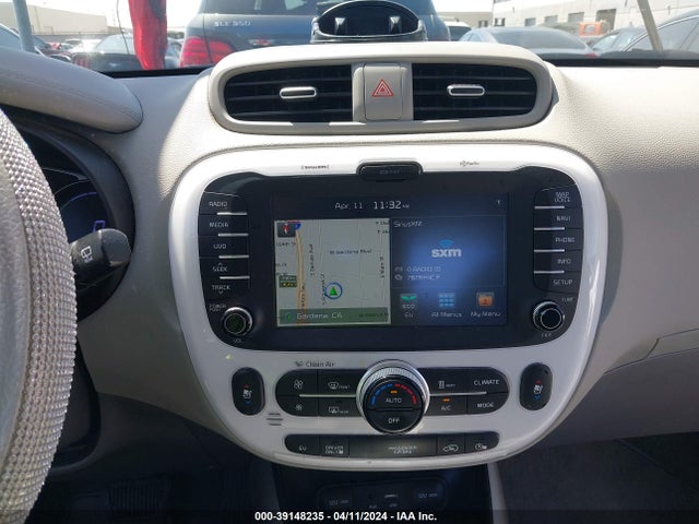 KIA Soul Ev + 2018 KNDJX3AE8J7032375 Image 14