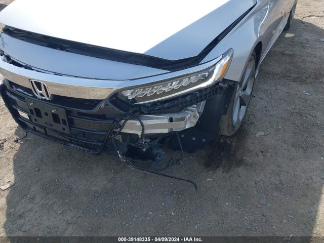 Honda Accord Touring 2018 1HGCV1F98JA122564 Image 6