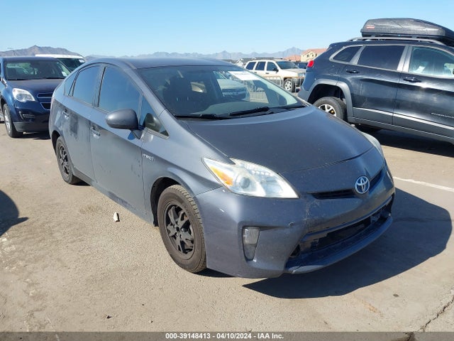 Toyota Prius Two 2015 JTDKN3DUXF0477620 Image 1