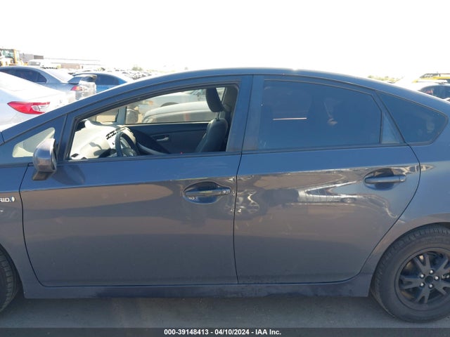 Toyota Prius Two 2015 JTDKN3DUXF0477620 Image 14