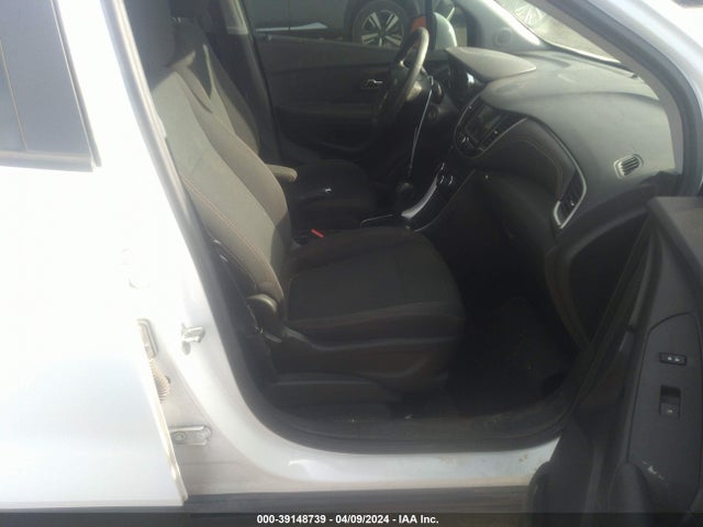 Chevrolet TRAX LS 2019 3GNCJKSB1KL144884 Image 5
