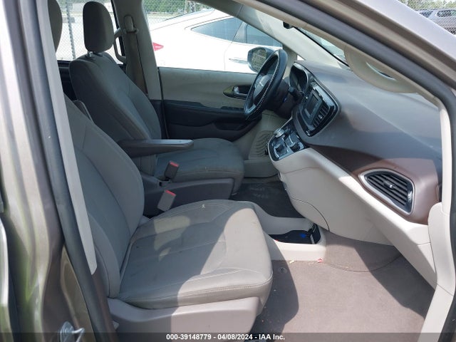 2C4RC1CGXHR622037 Chrysler Pacifica Lx