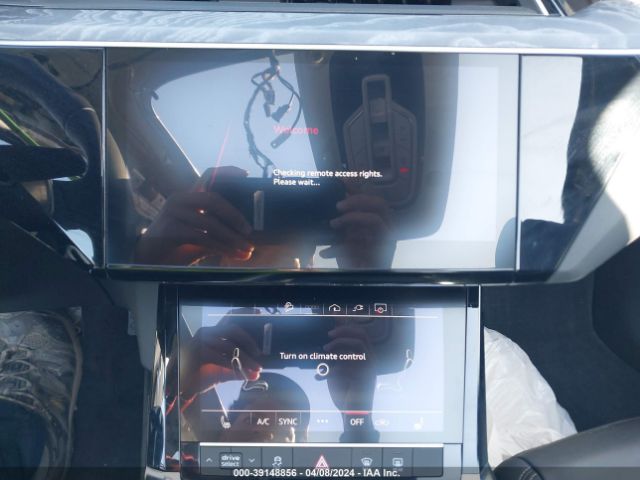 WA1AAAGE9NB023971 Audi E-tron Premium Quattro