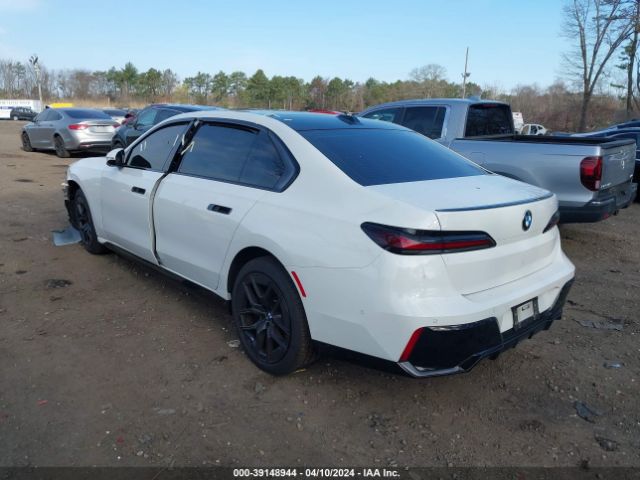 2023 BMW 740 WBA23EH01PCL92686 Photo 2
