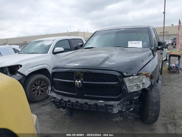 1C6RR6FT3JS112810 RAM 1500 Express Quad Cab 4x2 6'4 Box
