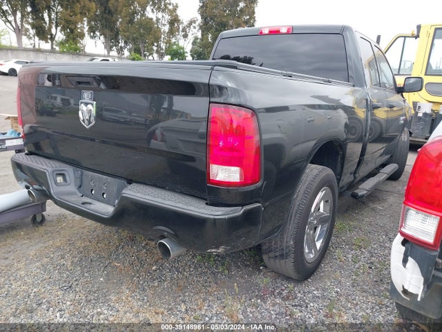 1C6RR6FT3JS112810 RAM 1500 Express Quad Cab 4x2 6'4 Box