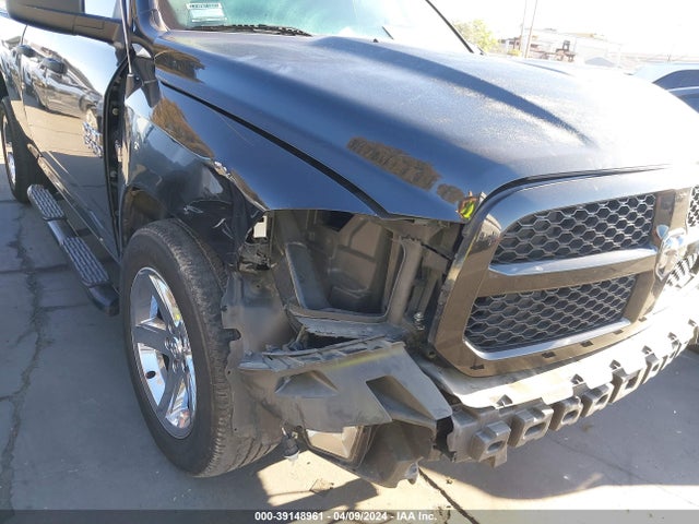 1C6RR6FT3JS112810 RAM 1500 Express Quad Cab 4x2 6'4 Box