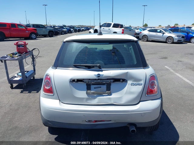 2011 MINI COOPER WMWSU3C59BT251510 Photo 5
