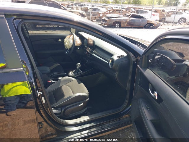 39149078 :رقم المزاد ، 3KPF34AD0ME375555 vin ، 2021 Kia Forte Gt-line مزاد بيع