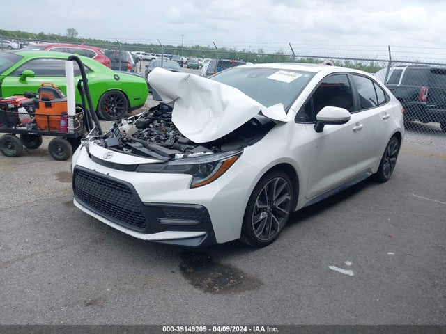 Toyota COROLLA SE 2020 5YFP4RCEXLP010611 Image 2