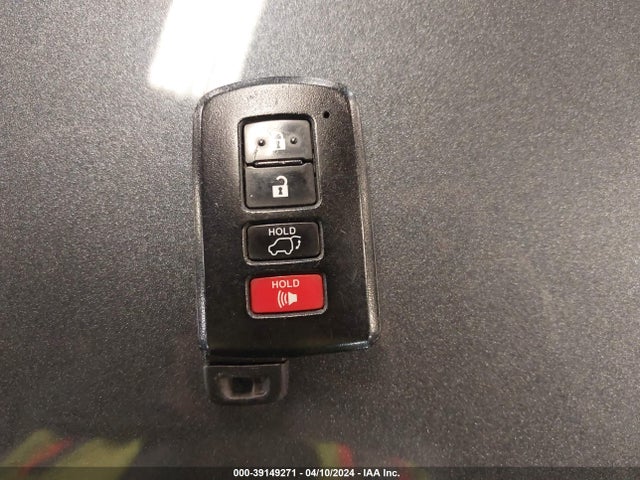 Toyota RAV4 SE 2017 JTMJFREV4HD207555 Image 11