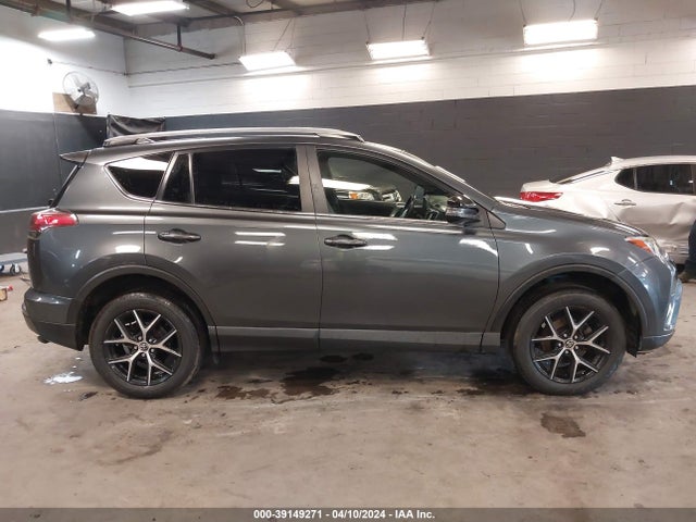 Toyota RAV4 SE 2017 JTMJFREV4HD207555 Image 13