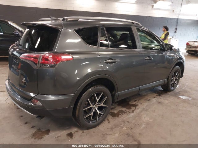 Toyota RAV4 SE 2017 JTMJFREV4HD207555 Image 4