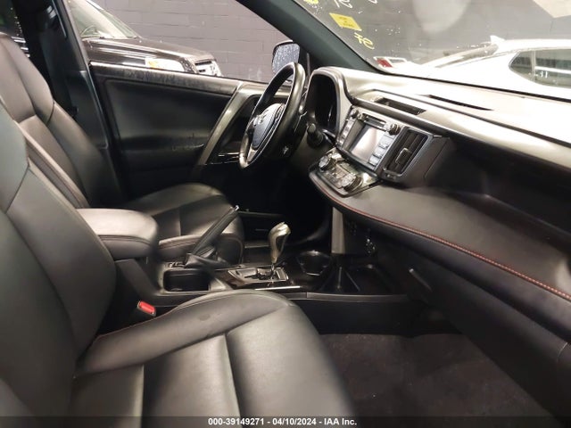 Toyota RAV4 SE 2017 JTMJFREV4HD207555 Image 5