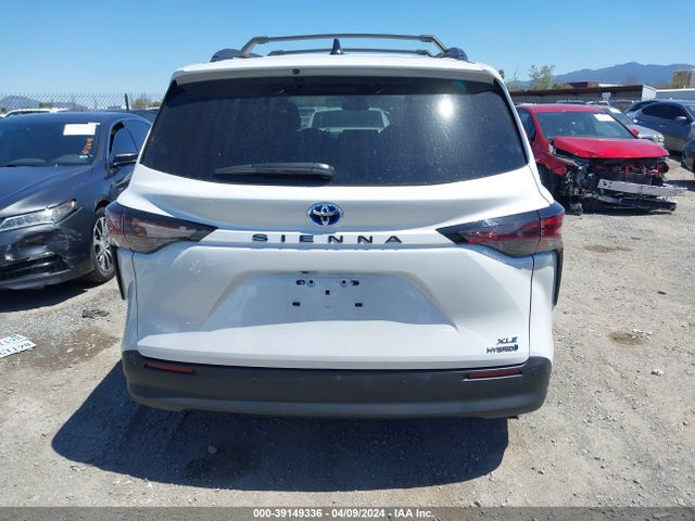 Toyota SIENNA XLE 2023 5TDJRKEC2PS175348 Image 16
