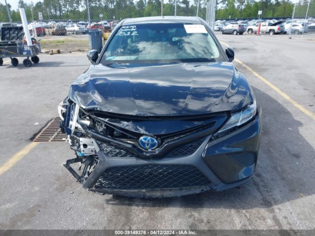 4T1B21HK1JU007012 Toyota Camry Hybrid Se