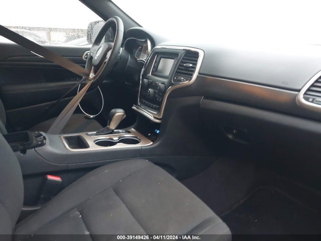1C4RJEAGXHC813336 Jeep Grand Cherokee Laredo 4x2