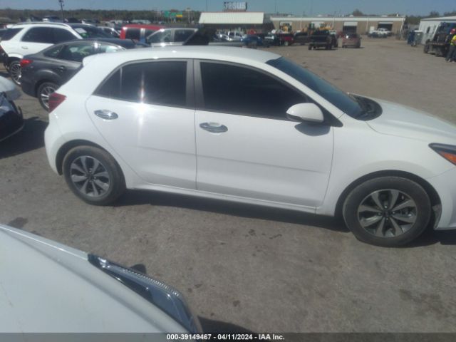 3KPA25AD1ME375180 KIA Rio 5-door S