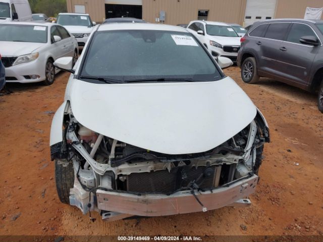 NMTKHMBX1JR016501 Toyota C-hr Xle Premium