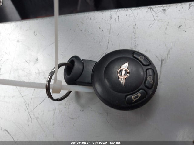 2010 MINI COOPER S WMWMF7C57ATZ69260 Photo 10