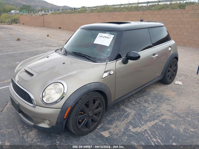 2010 MINI COOPER S WMWMF7C57ATZ69260 Photo 1