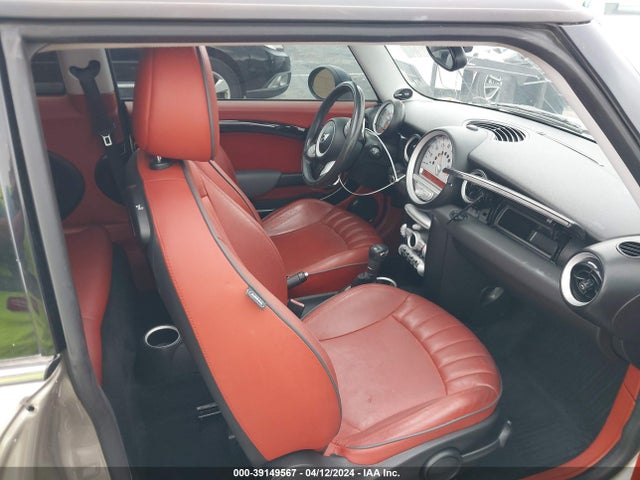 2010 MINI COOPER S WMWMF7C57ATZ69260 Photo 4