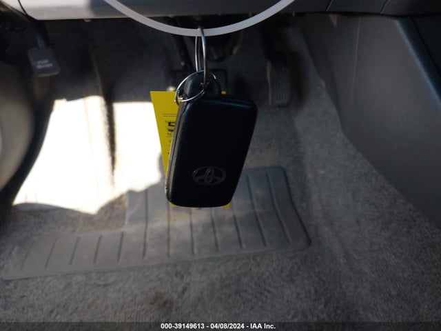 39149613 :رقم المزاد ، JTDKN3DU4A0056940 vin ، 2010 Toyota Prius Iii مزاد بيع