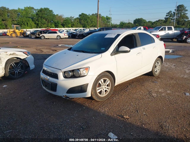 Chevrolet Sonic Lt Auto 2015 1G1JC5SH3F4147676 Image 2