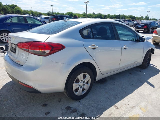 KIA FORTE LX 2017 3KPFK4A76HE100291 Image 4