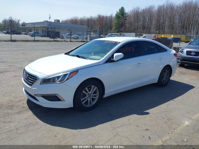 Hyundai SONATA SE 2017 5NPE24AF0HH588345 Image 2