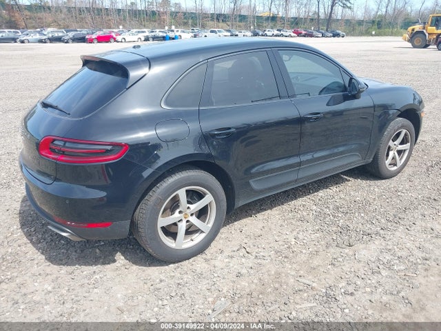 2018 PORSCHE MACAN WP1AA2A54JLB02066 Photo 3