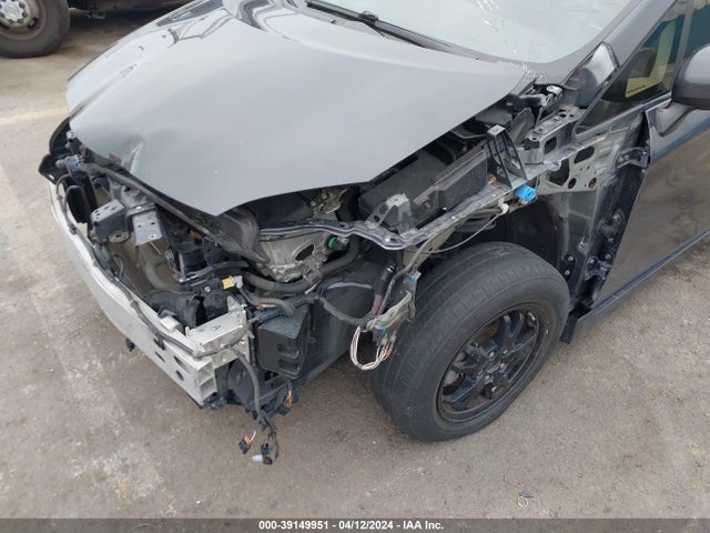 Toyota Prius Two 2015 JTDKN3DU1F0409738 Image 6