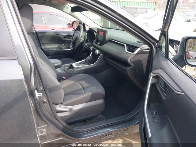 Toyota RAV4 LE 2019 2T3G1RFV4KC034851 Image 5