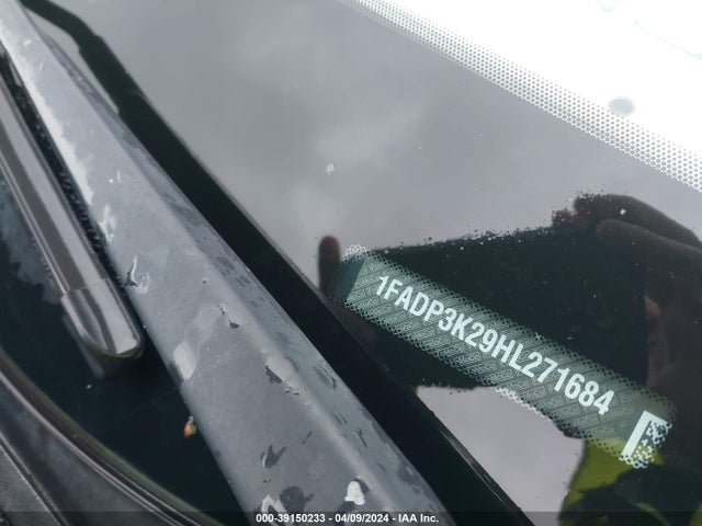 Ford FOCUS SE 2017 1FADP3K29HL271684 Image 9