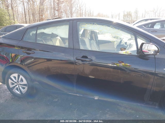 Toyota Prius Four 2016 JTDKARFU8G3002253 Image 12