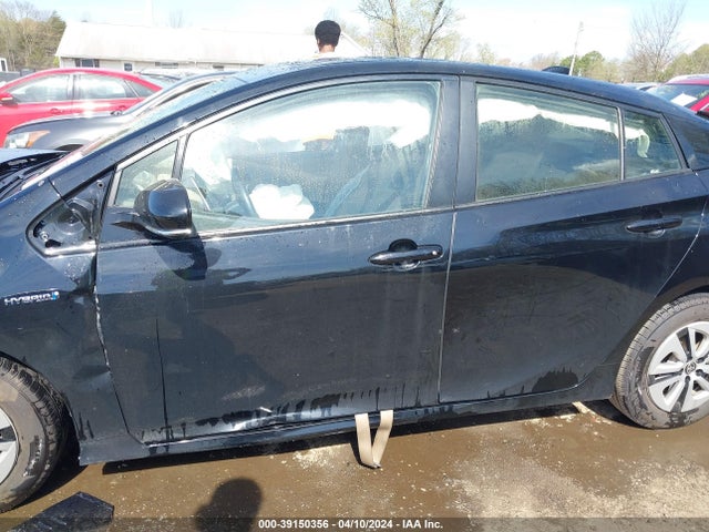 Toyota Prius Four 2016 JTDKARFU8G3002253 Image 13