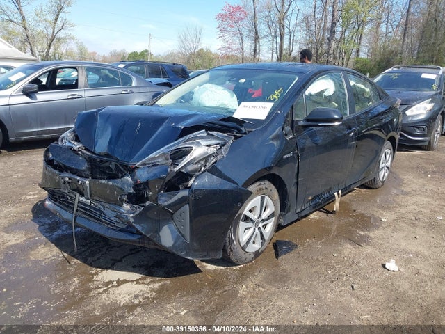 Toyota Prius Four 2016 JTDKARFU8G3002253 Image 2