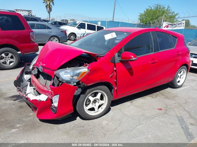 Toyota Prius C Two 2015 JTDKDTB39F1097336 Image 2